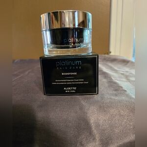 Platinum Skin Care Biodéfense Cream - Hydrates and Plumps Skin